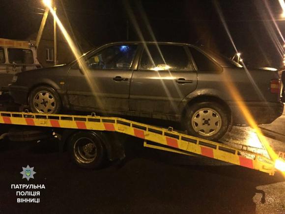 П'яний водій зупинився на «зебрі» та заснув за кермом. ФОТО, фото №2 на сайті 20minut.ua