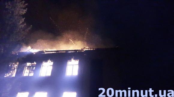 У Гайсині згоріло приміщення колишнього заводу. Люди думають, що це підпал, фото №4 на сайті 20minut.ua