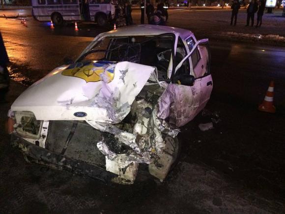 У Хмельницькому автобус з працівниками Електротрансу потрапив в ДТП, фото №1 на сайті vsim.ua