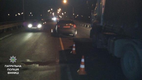 У Вінниці п’яний водій на «Skoda»  розтрощив чорну «Mitsubishi» (ФОТО) на сайті 20minut.ua У Вінниці п’яний водій на «Skoda»  розтрощив чорну «Mitsubishi» (ФОТО), фото №1 на сайті 20minut.ua