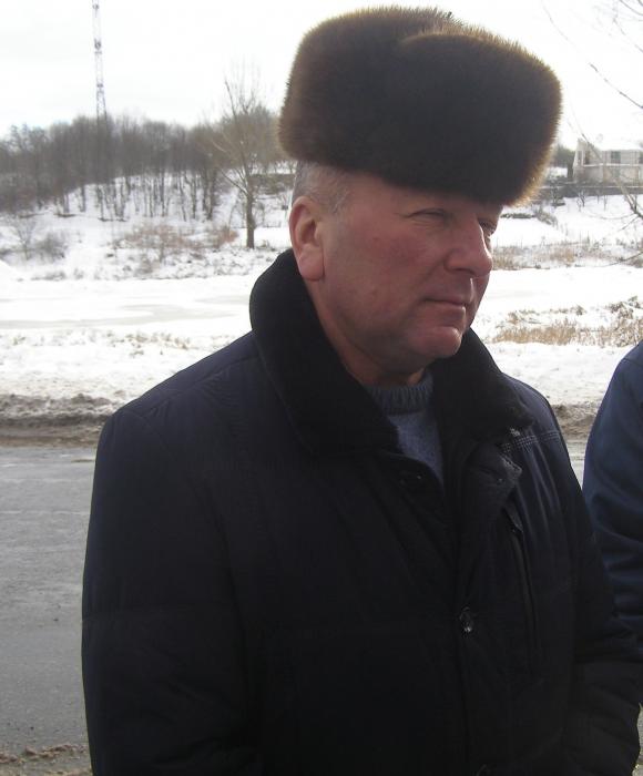 "Він дістав нас своєю наглістю!" - дорогу під Вінницею люди перекрили з банкою чорної рідини, фото №12 на сайті 20minut.ua