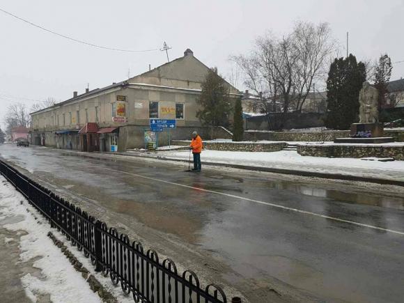 Ями на Тернопільщині латають… в дощ?, фото №2 на сайті 20minut.ua