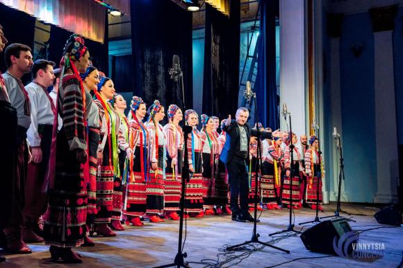 Зірки привітали Вінницю з Новим роком: Джамала закликала не стримувати свої бажання, а Олег Винник застеріг від «післявідходіння» на сайті 20minut.ua Зірки привітали Вінницю з Новим роком: Джамала закликала не стримувати свої бажання, а Олег Винник застеріг від «післявідходіння», фото №10 на сайті 20minut.ua