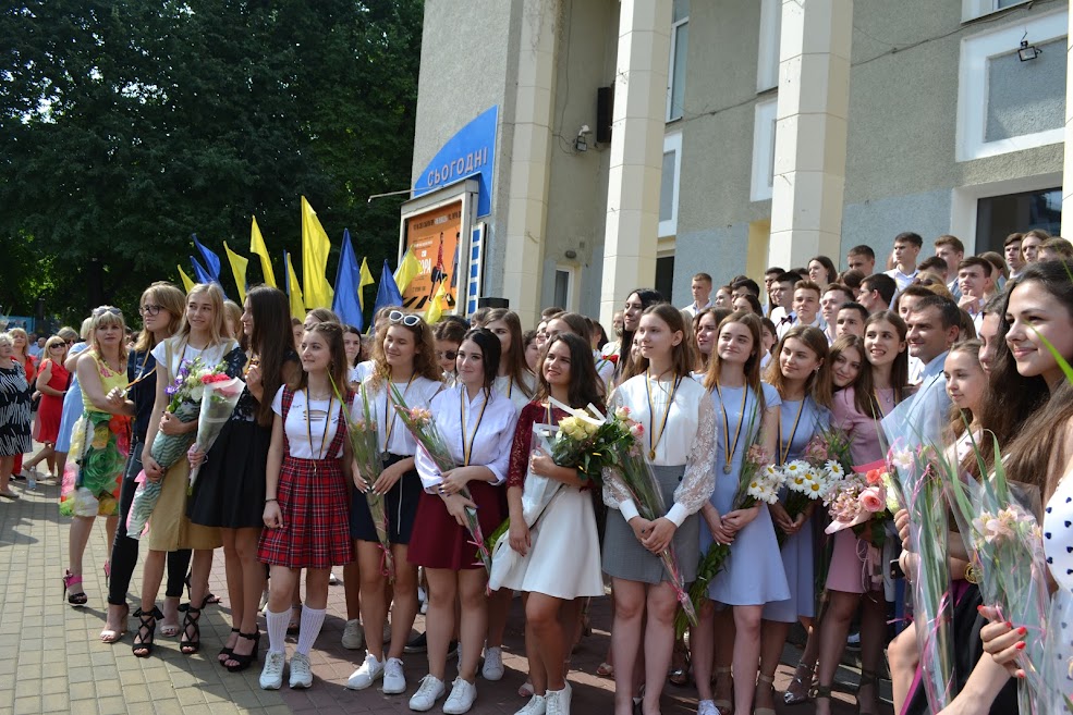 “Потрібно мати гарні відносини з вчителями”: хмельницькі випускники-медалісти щиро розповіли про навчання на сайті vsim.ua “Потрібно мати гарні відносини з вчителями”: хмельницькі випускники-медалісти щиро розповіли про навчання, фото №10 на сайті vsim.ua