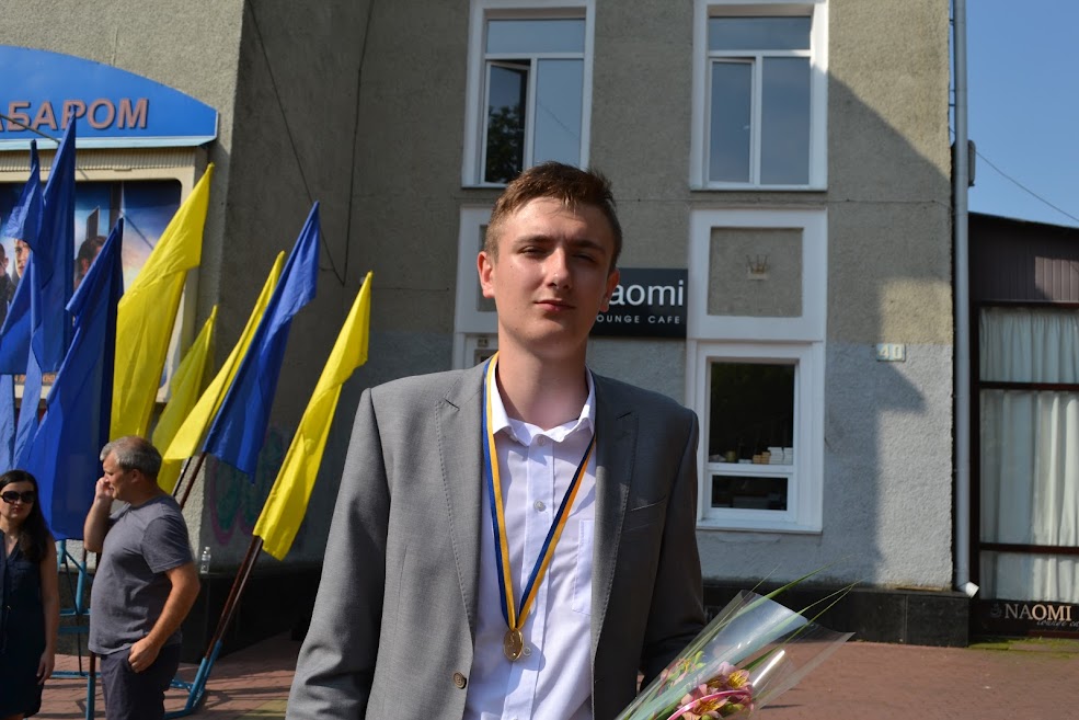 “Потрібно мати гарні відносини з вчителями”: хмельницькі випускники-медалісти щиро розповіли про навчання на сайті vsim.ua “Потрібно мати гарні відносини з вчителями”: хмельницькі випускники-медалісти щиро розповіли про навчання, фото №5 на сайті vsim.ua