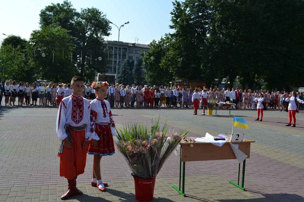 “Потрібно мати гарні відносини з вчителями”: хмельницькі випускники-медалісти щиро розповіли про навчання на сайті vsim.ua “Потрібно мати гарні відносини з вчителями”: хмельницькі випускники-медалісти щиро розповіли про навчання, фото №9 на сайті vsim.ua