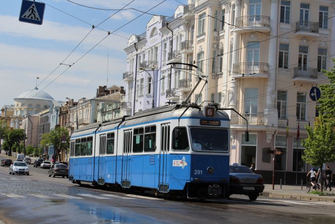 Вінничан просять поповнювати муніципальні картки не на сайті, а в торговій мережі поблизу зупинок