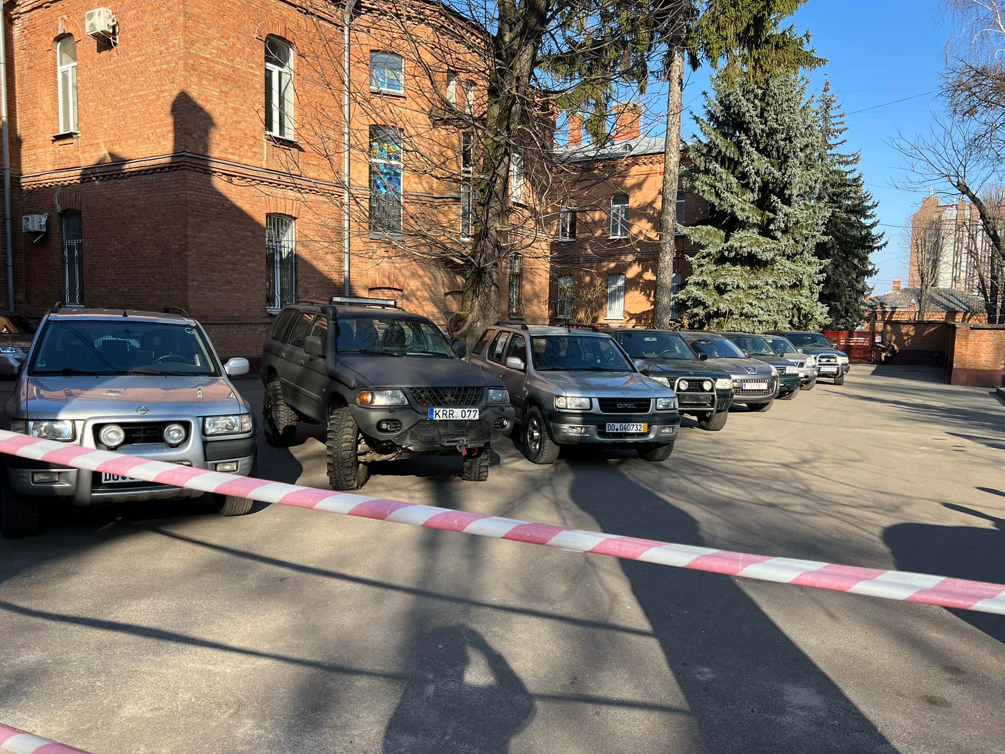 Хмельницькі волонтери закупили 30 автомобілів для військових на сайті vsim.ua Хмельницькі волонтери закупили 30 автомобілів для військових, фото №2 на сайті vsim.ua