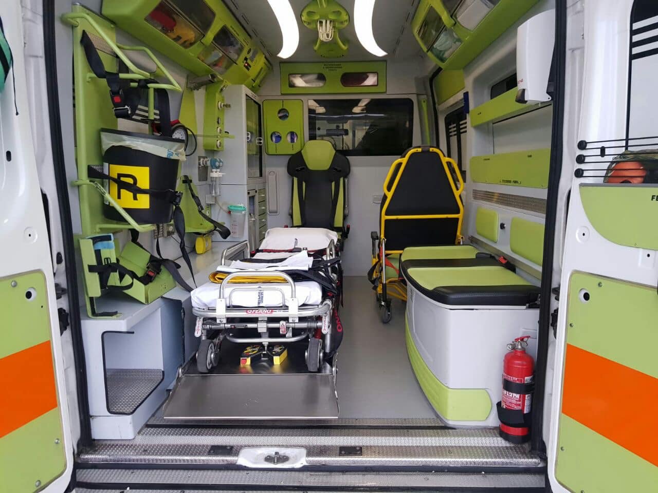 Хмельницькі волонтери закупили 30 автомобілів для військових на сайті vsim.ua Хмельницькі волонтери закупили 30 автомобілів для військових, фото №4 на сайті vsim.ua