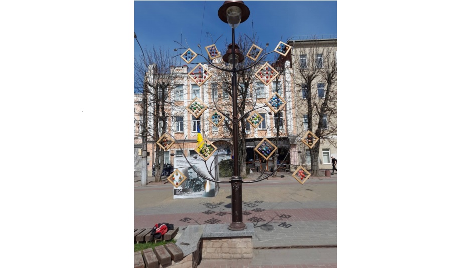 Центр Хмельницького прикрасили до Великодня на сайті vsim.ua Центр Хмельницького прикрасили до Великодня, фото №1 на сайті vsim.ua