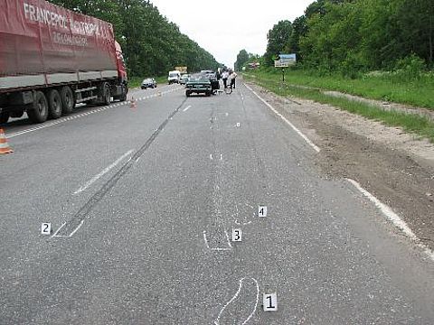 Велотренер Олександр Гуменюк загинув від "Жигуля" на сайті 20minut.ua Велотренер Олександр Гуменюк загинув від "Жигуля", фото №3 на сайті 20minut.ua