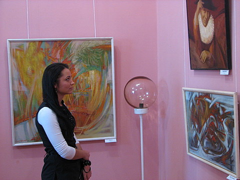 Выставка за рамками "X и Y" полотна на сайті 20minut.ua Выставка за рамками "X и Y" полотна, фото №1 на сайті 20minut.ua