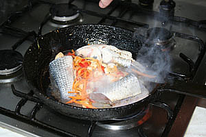 Кефаль жареная с овощами, фото №4 на сайті 20minut.ua