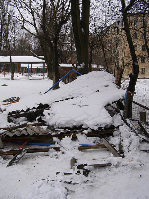 У дитячому садочку обвалилася альтанка. Постраждали діти (ФОТО) (ОНОВЛЕНО), фото №5 на сайті 20minut.ua