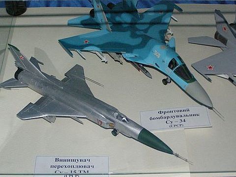 Танки в Доме Офицеров (ФОТО) на сайті 20minut.ua Танки в Доме Офицеров (ФОТО), фото №6 на сайті 20minut.ua