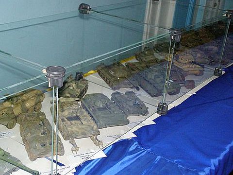 Танки в Доме Офицеров (ФОТО) на сайті 20minut.ua Танки в Доме Офицеров (ФОТО), фото №7 на сайті 20minut.ua